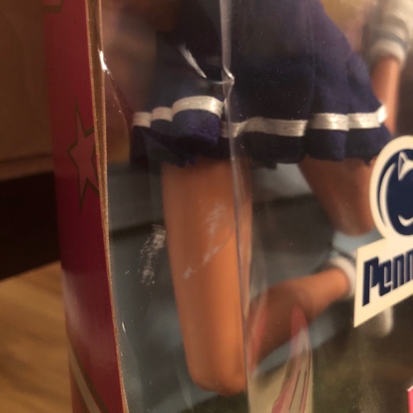 NIB 1996 Penn State Cheerleader Barbie Doll - Picture 6 of 6